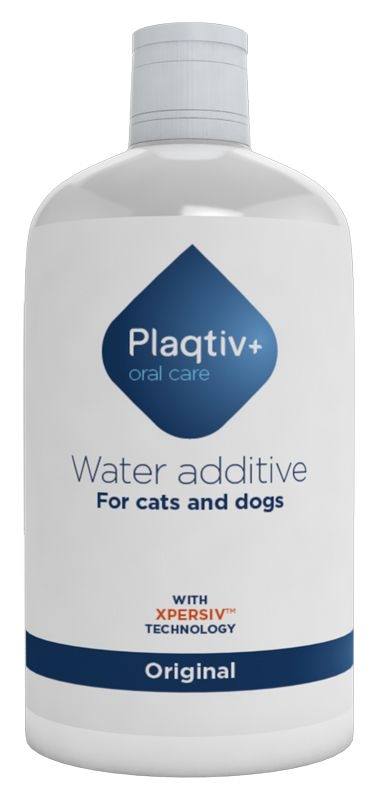 Envase de 500 ml de Plaqtiv+ aditivo para el agua con tecnología Xpersiv para higiene oral de perros y gatos